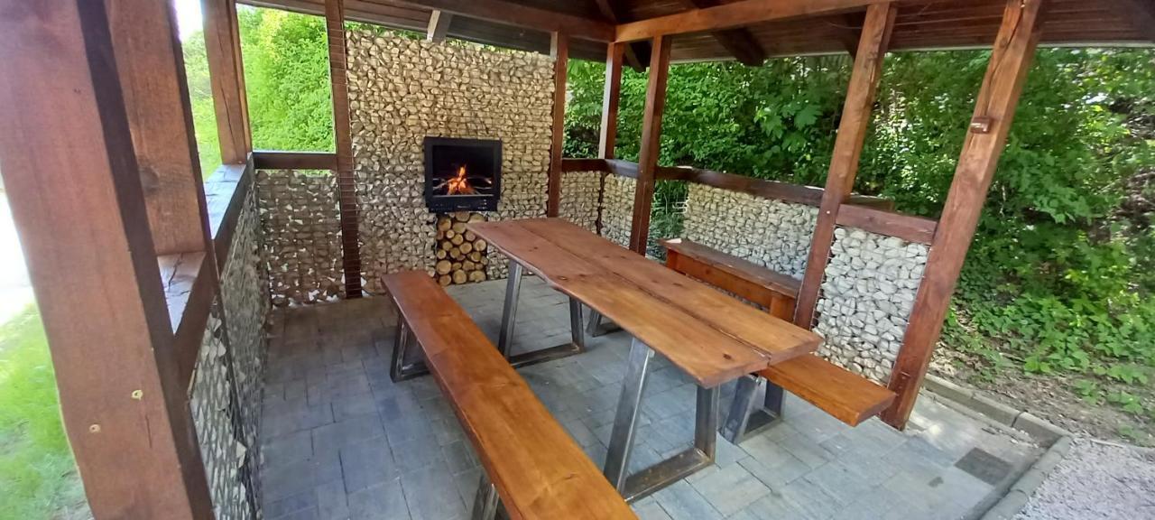 Ride Pub Drienica Apartman Kültér fotó